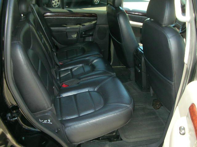 Ford Explorer 2004 photo 2