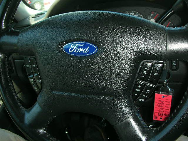 Ford Explorer 2004 photo 7
