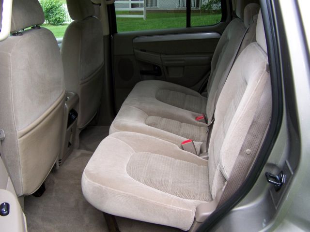 Ford Explorer 2004 photo 11