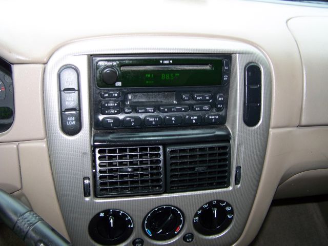 Ford Explorer 2004 photo 15