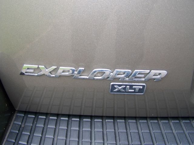 Ford Explorer 2004 photo 17