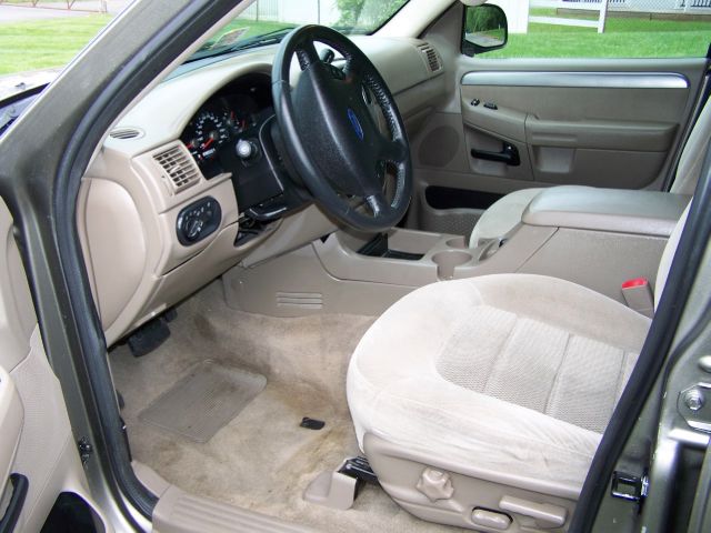 Ford Explorer 2004 photo 24