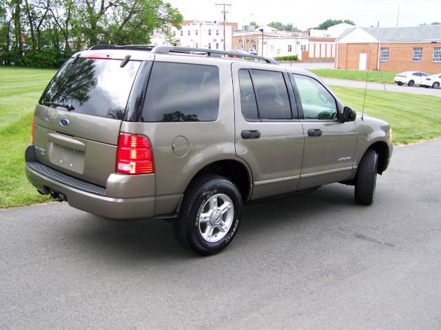 Ford Explorer 2004 photo 4