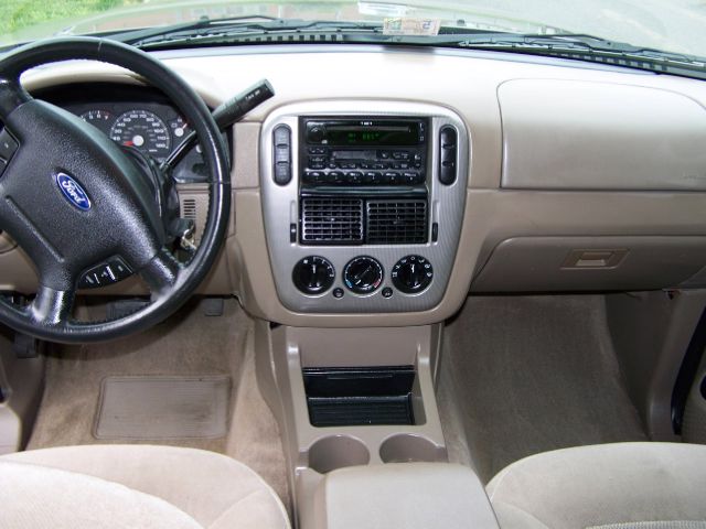 Ford Explorer 2004 photo 5