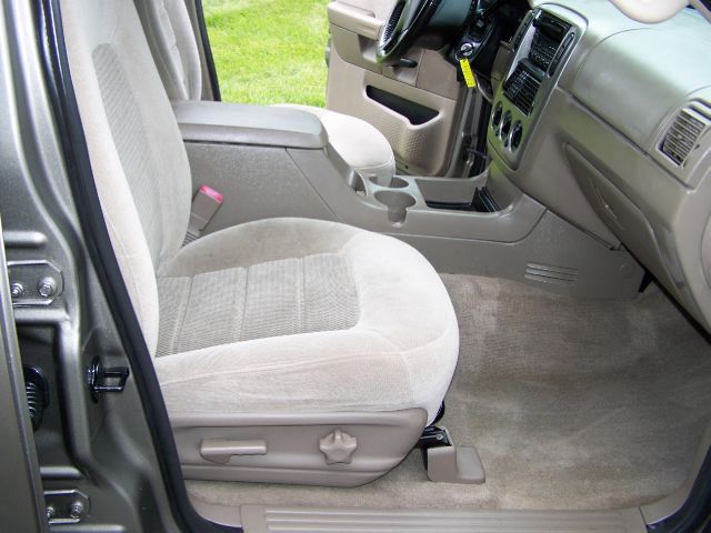 Ford Explorer 2004 photo 9