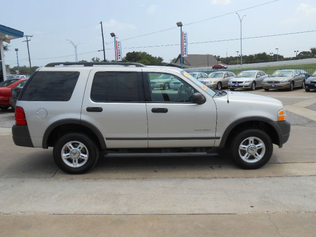 Ford Explorer 2004 photo 1