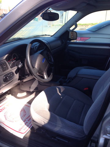 Ford Explorer 2004 photo 1