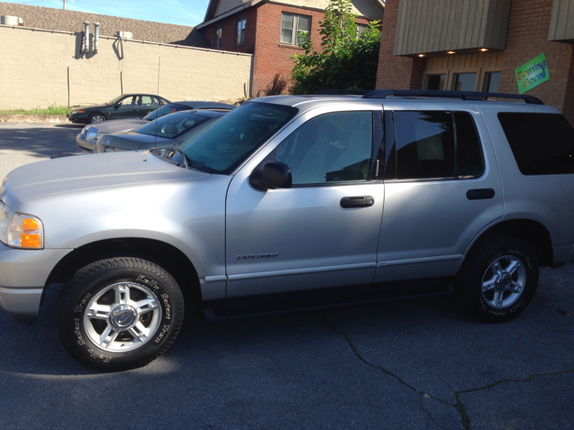Ford Explorer 2004 photo 3