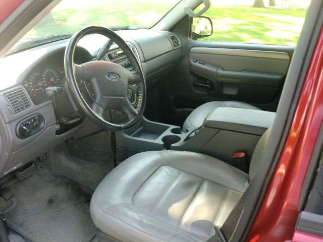 Ford Explorer 2004 photo 1