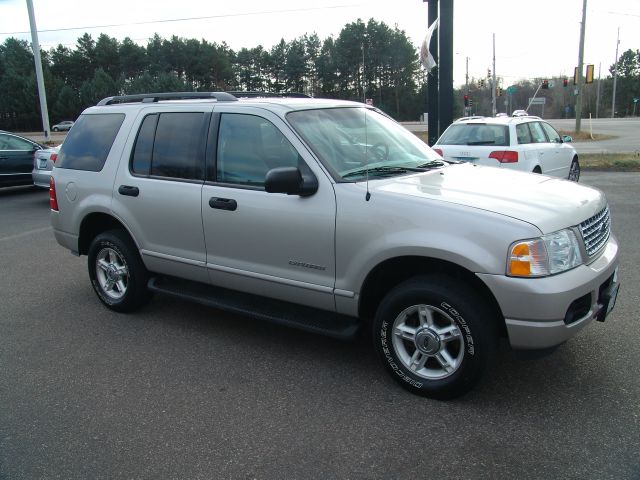 Ford Explorer 2004 photo 3