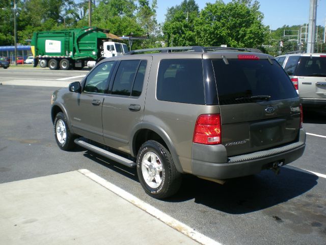 Ford Explorer 2004 photo 3