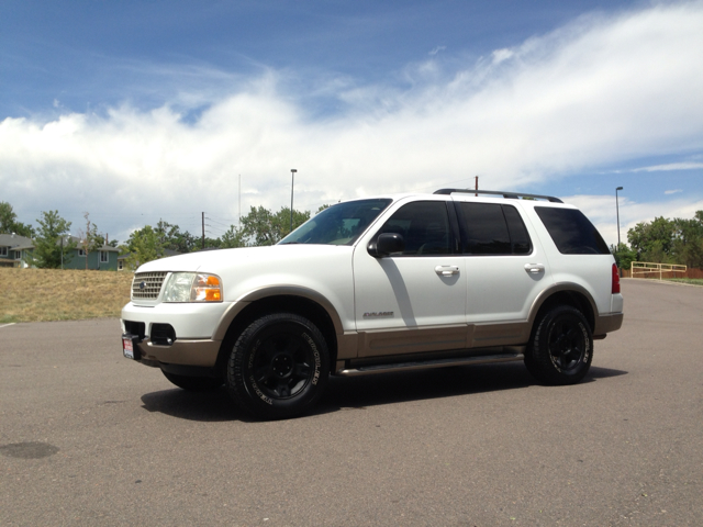 Ford Explorer 2004 photo 2