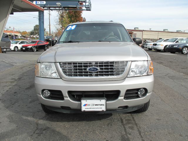 Ford Explorer 2004 photo 2
