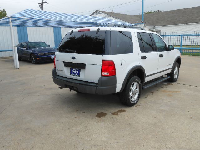 Ford Explorer 2004 photo 2