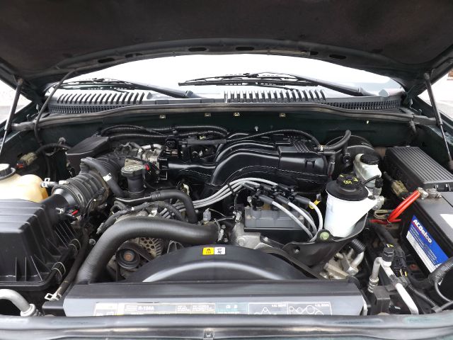 Ford Explorer 2004 photo 1