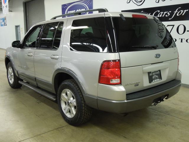 Ford Explorer 2004 photo 4