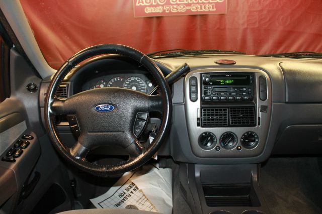 Ford Explorer 2004 photo 14