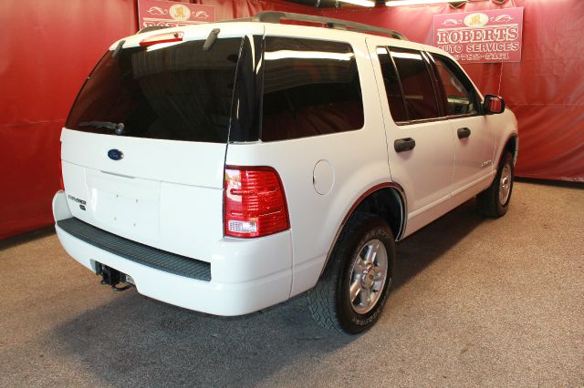 Ford Explorer 2004 photo 20