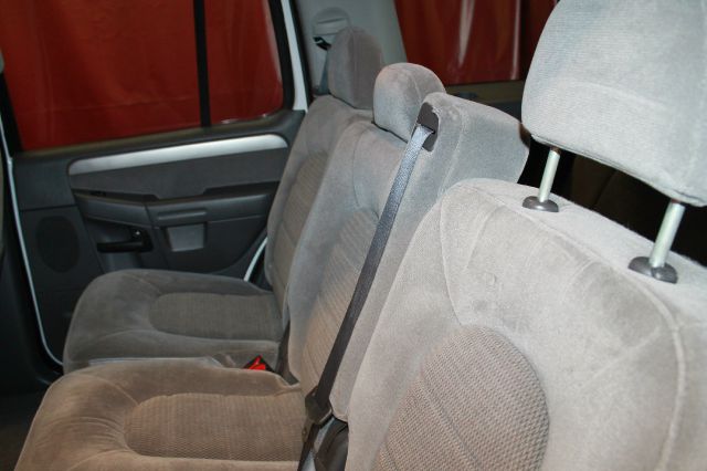 Ford Explorer 2004 photo 23