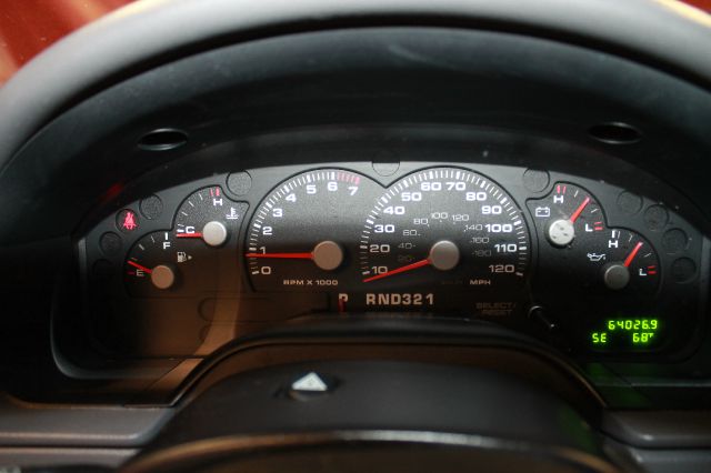 Ford Explorer 2004 photo 4