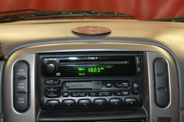 Ford Explorer 2004 photo 5