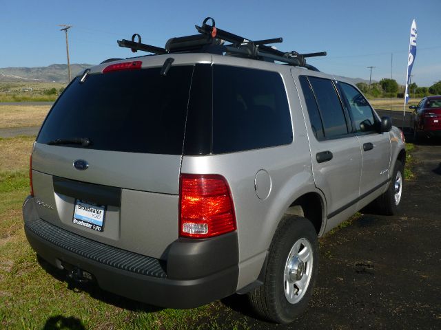 Ford Explorer 2004 photo 2