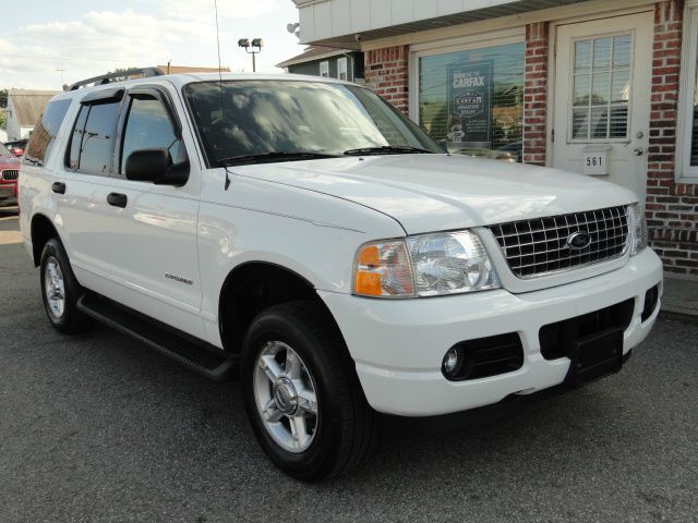 Ford Explorer 2004 photo 3