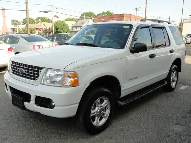 Ford Explorer 2004 photo 4