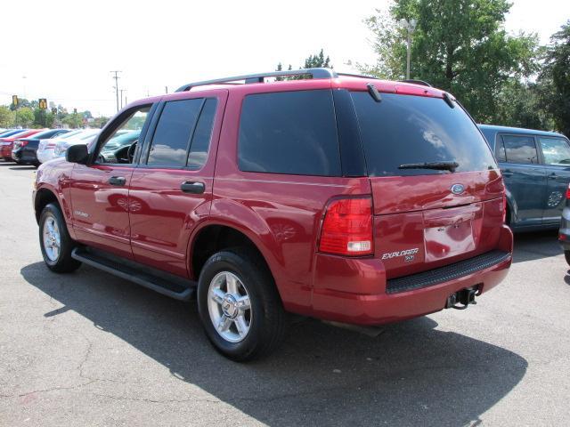 Ford Explorer 2004 photo 1