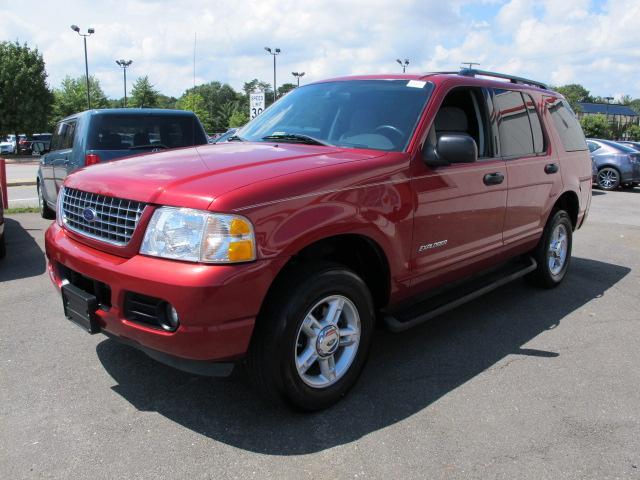Ford Explorer 2004 photo 2