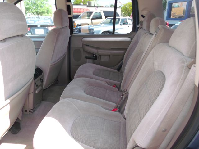 Ford Explorer 2004 photo 4