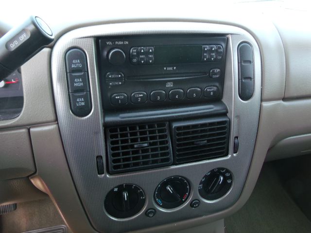 Ford Explorer 2004 photo 7