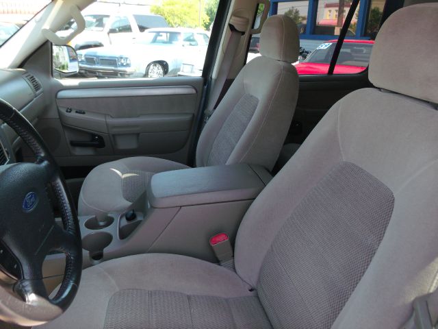 Ford Explorer 2004 photo 9
