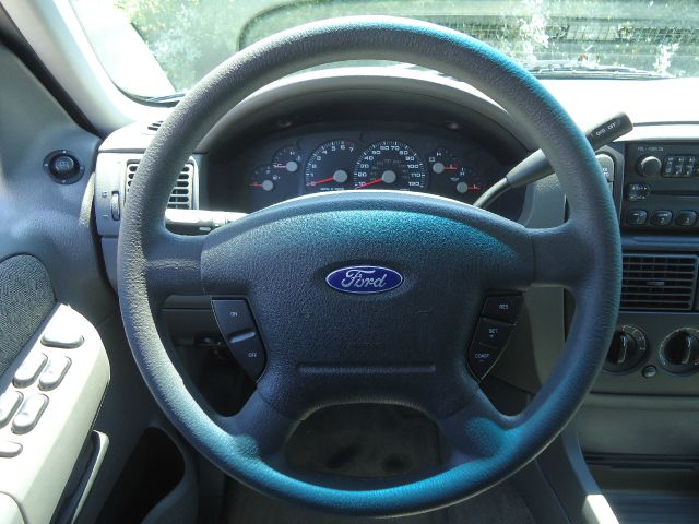 Ford Explorer 2004 photo 33