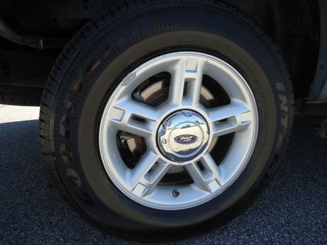 Ford Explorer 2004 photo 46