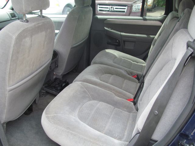 Ford Explorer 2004 photo 5