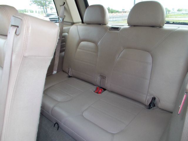 Ford Explorer 2004 photo 4