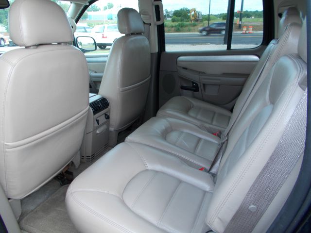 Ford Explorer 2004 photo 6