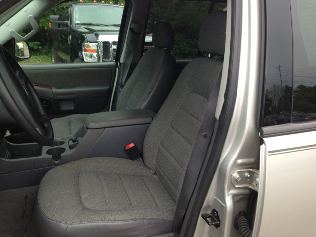 Ford Explorer 2004 photo 12
