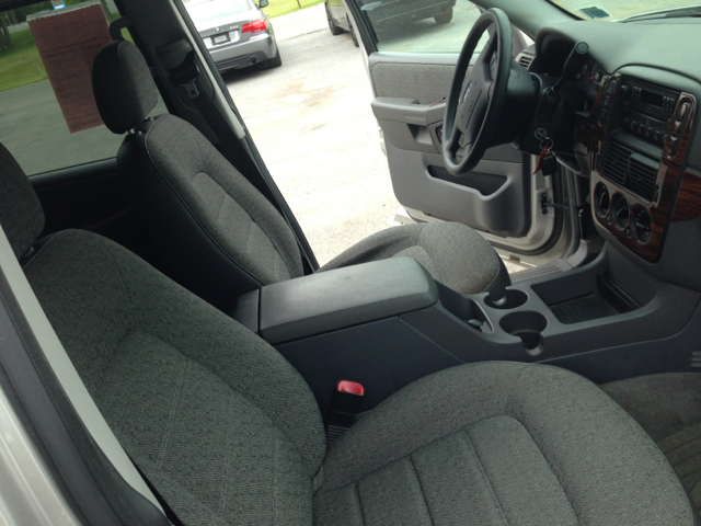 Ford Explorer 2004 photo 4
