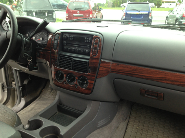 Ford Explorer 2004 photo 8