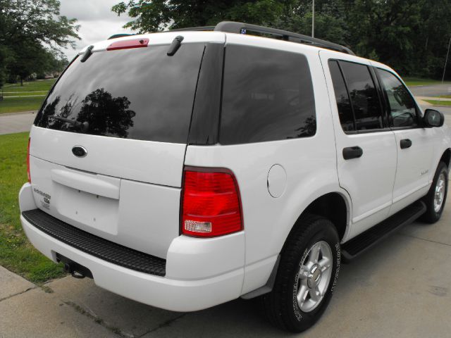 Ford Explorer 2004 photo 1