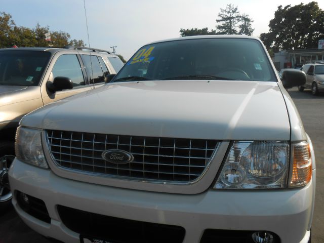 Ford Explorer 2004 photo 1