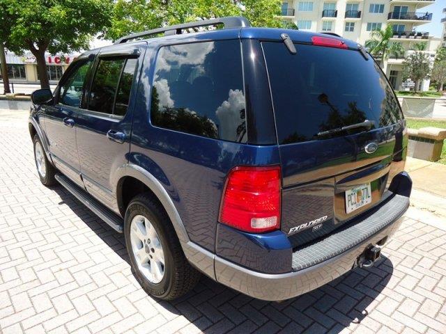 Ford Explorer 2004 photo 1