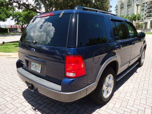 Ford Explorer 2004 photo 3
