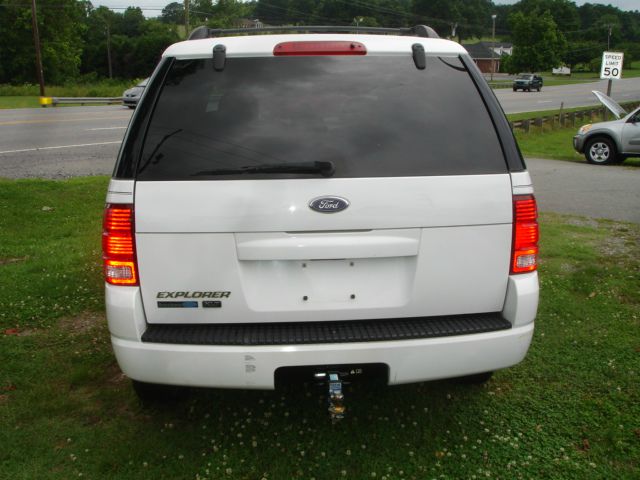 Ford Explorer 2004 photo 2