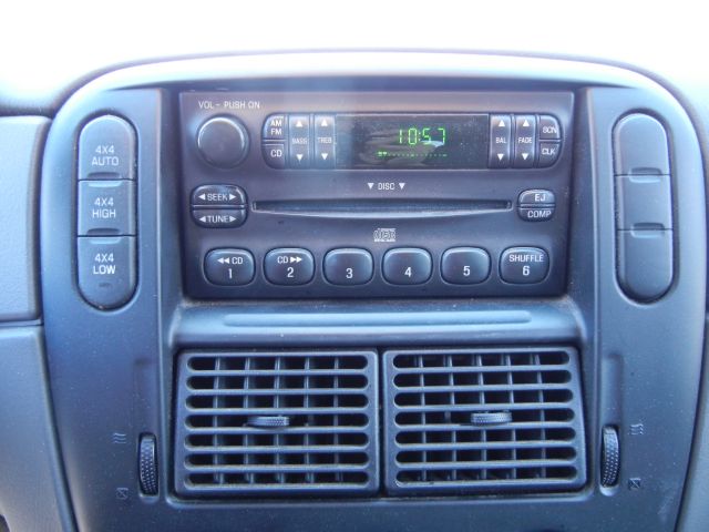 Ford Explorer 2004 photo 18