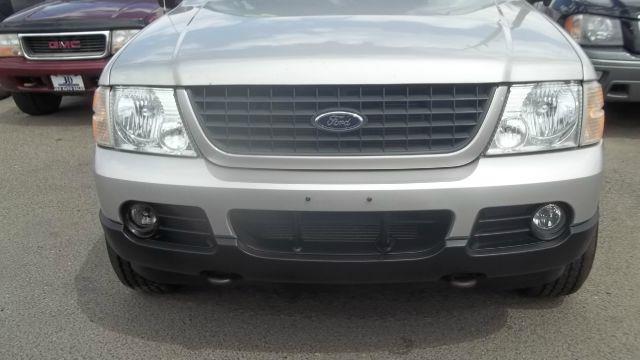 Ford Explorer 2004 photo 2