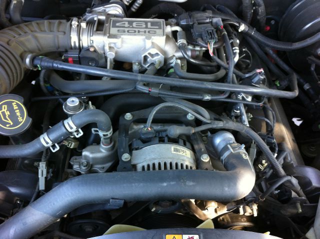 Ford Explorer 2004 photo 2