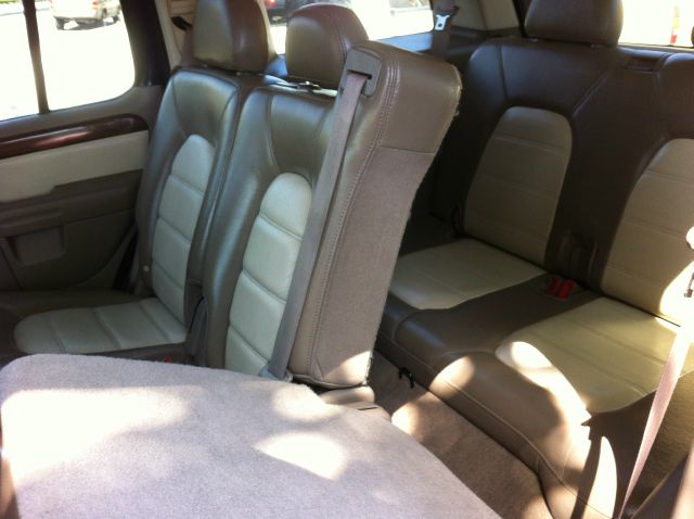Ford Explorer 2004 photo 6
